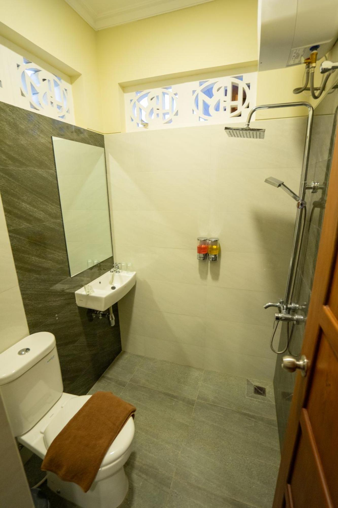 Yuwono Hotel & Villa Malioboro Yogyakarta Exterior photo