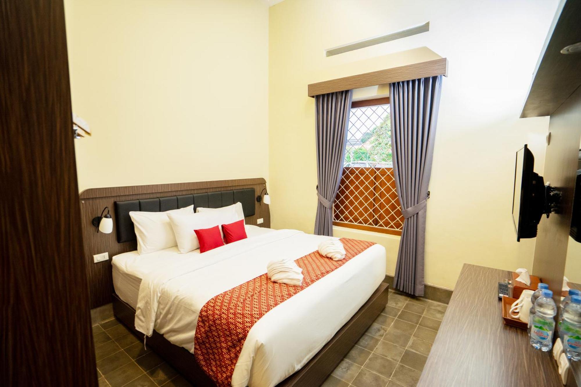 Yuwono Hotel & Villa Malioboro Yogyakarta Exterior photo