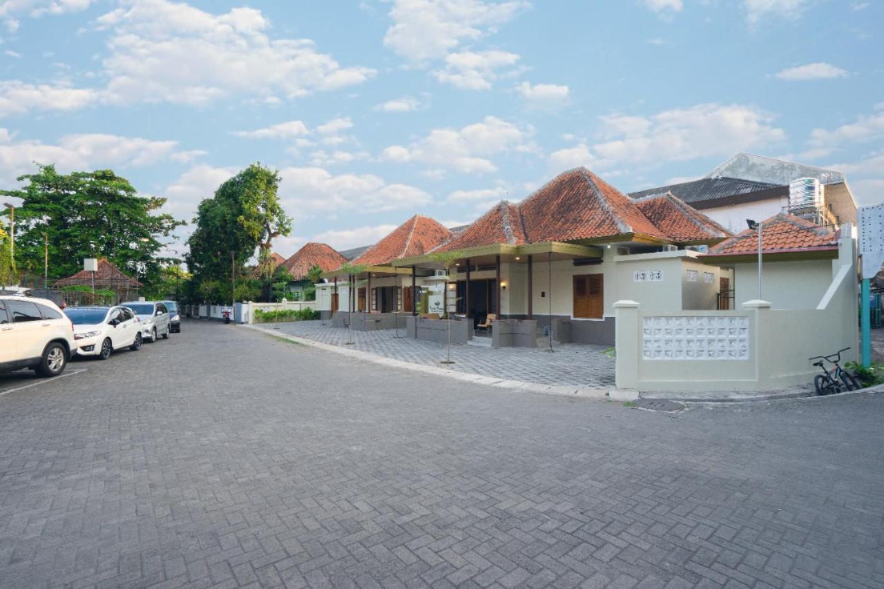 Yuwono Hotel & Villa Malioboro Yogyakarta Exterior photo